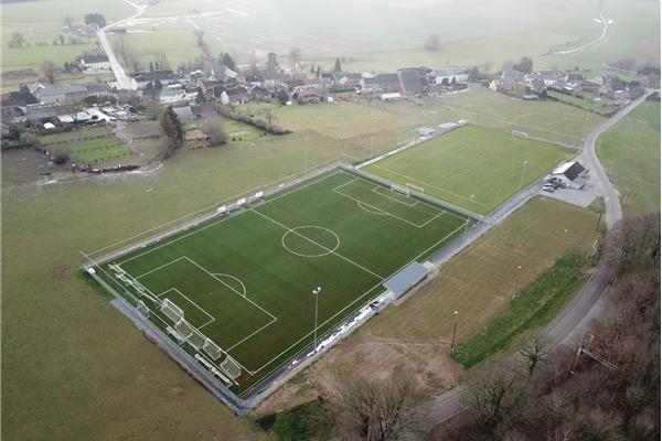 Aanleg kunstgras voetbalveld - Sportinfrabouw NV